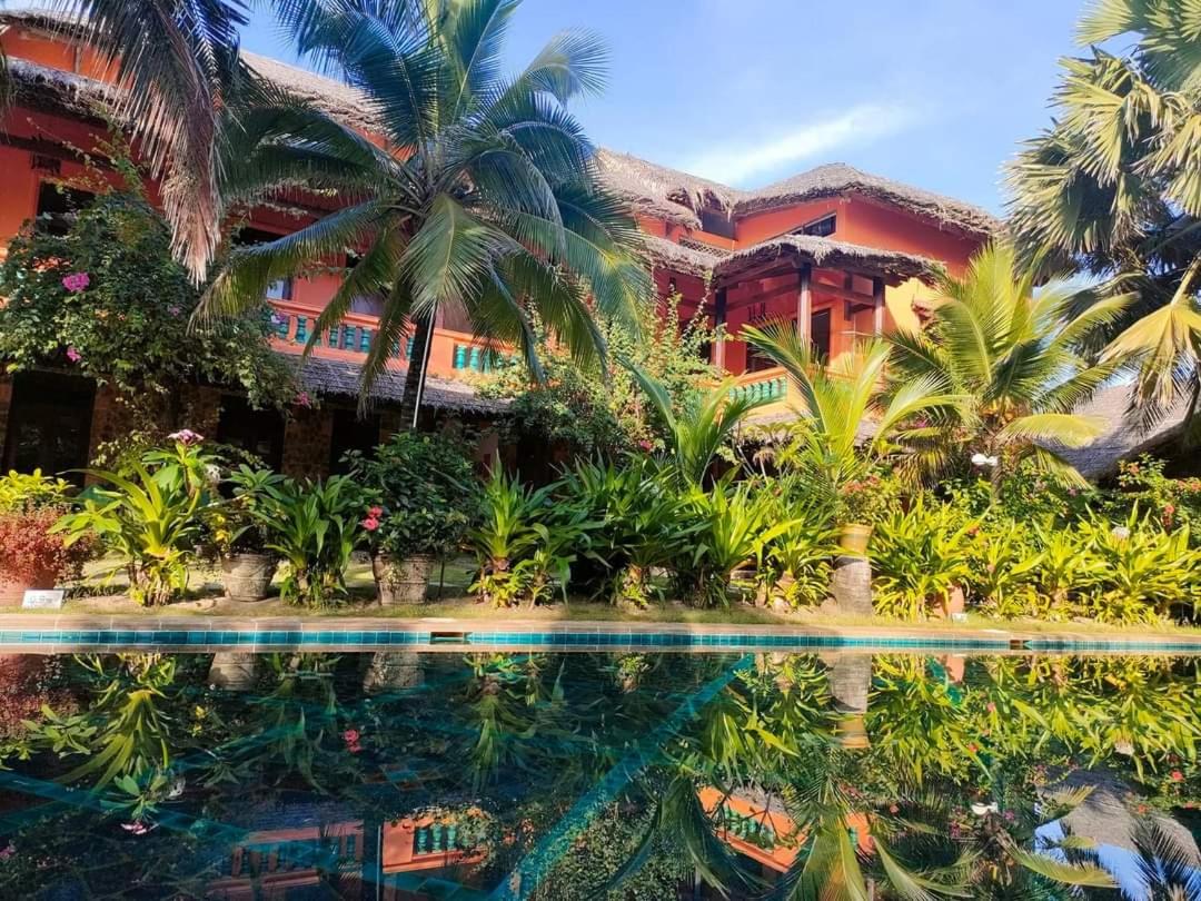 Full Moon Beach Resort
