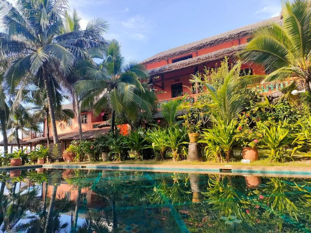 Full Moon Beach Resort