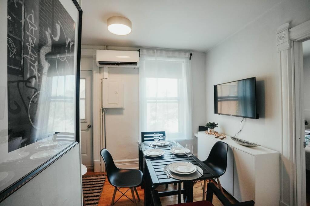 HRésidences Cozy Heritage St André Apt Mtl