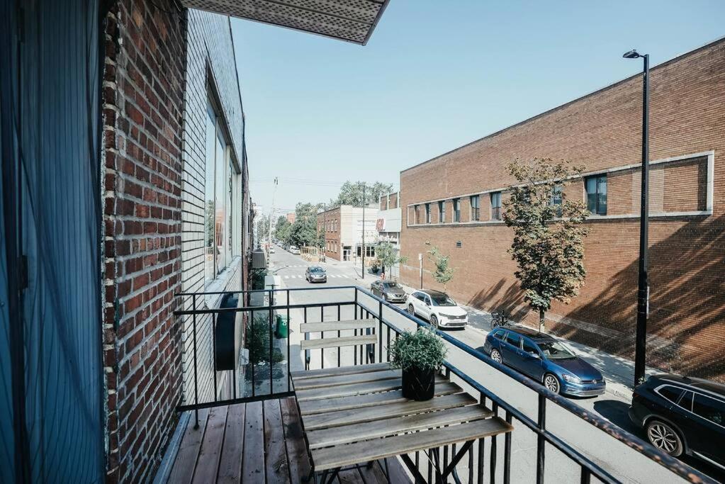 HRésidences Cozy Heritage St André Apt Mtl