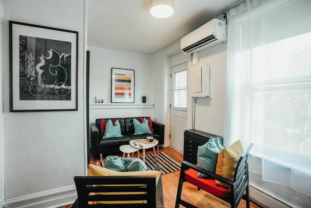 HRésidences Cozy Heritage St André Apt Mtl