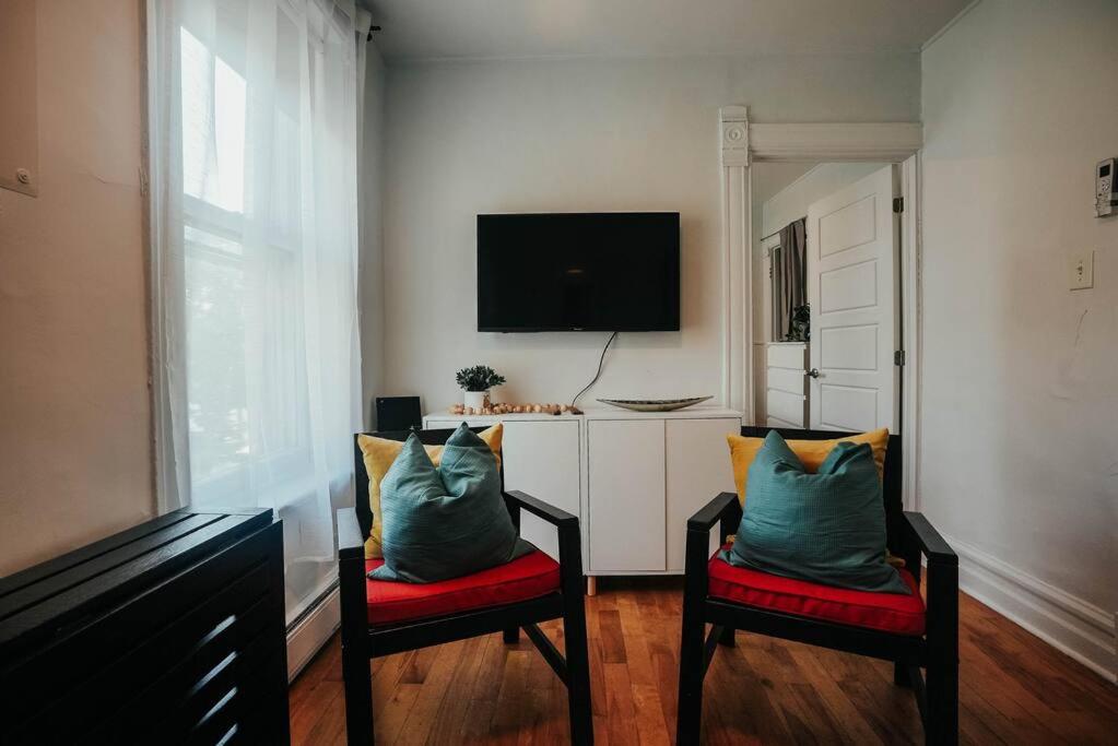 HRésidences Cozy Heritage St André Apt Mtl