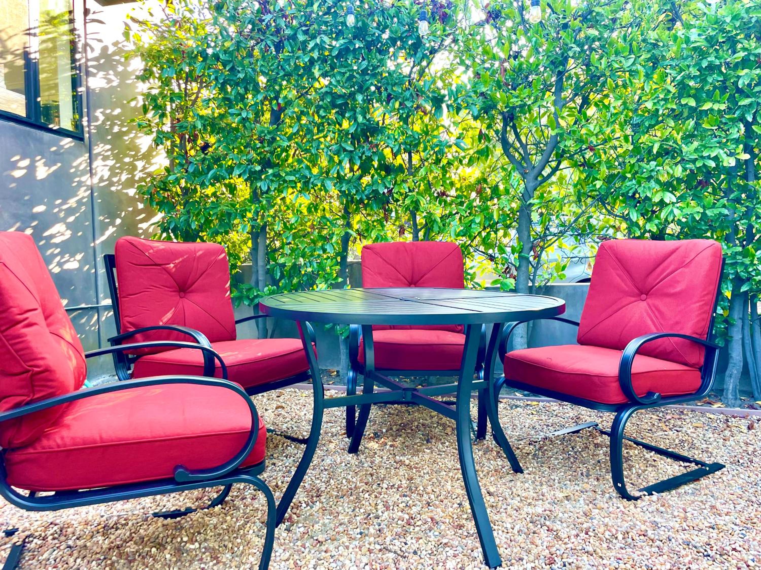 2 BR 2 BA - Eco House and Garden Vacation Retreat and Remote Workspace for Families, Couples and Solo Travelers in Coveted Culver