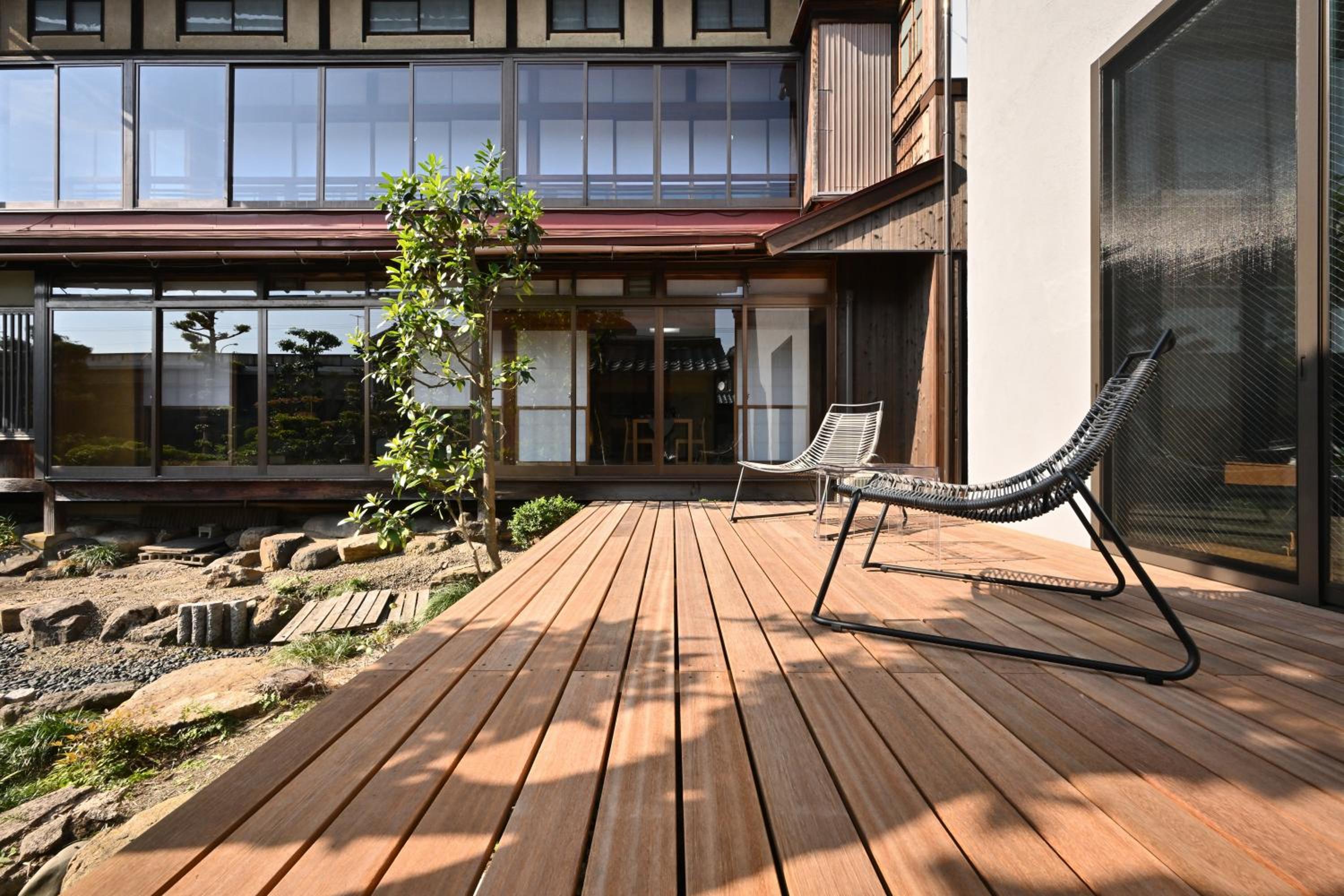 Hideaway Tabaki