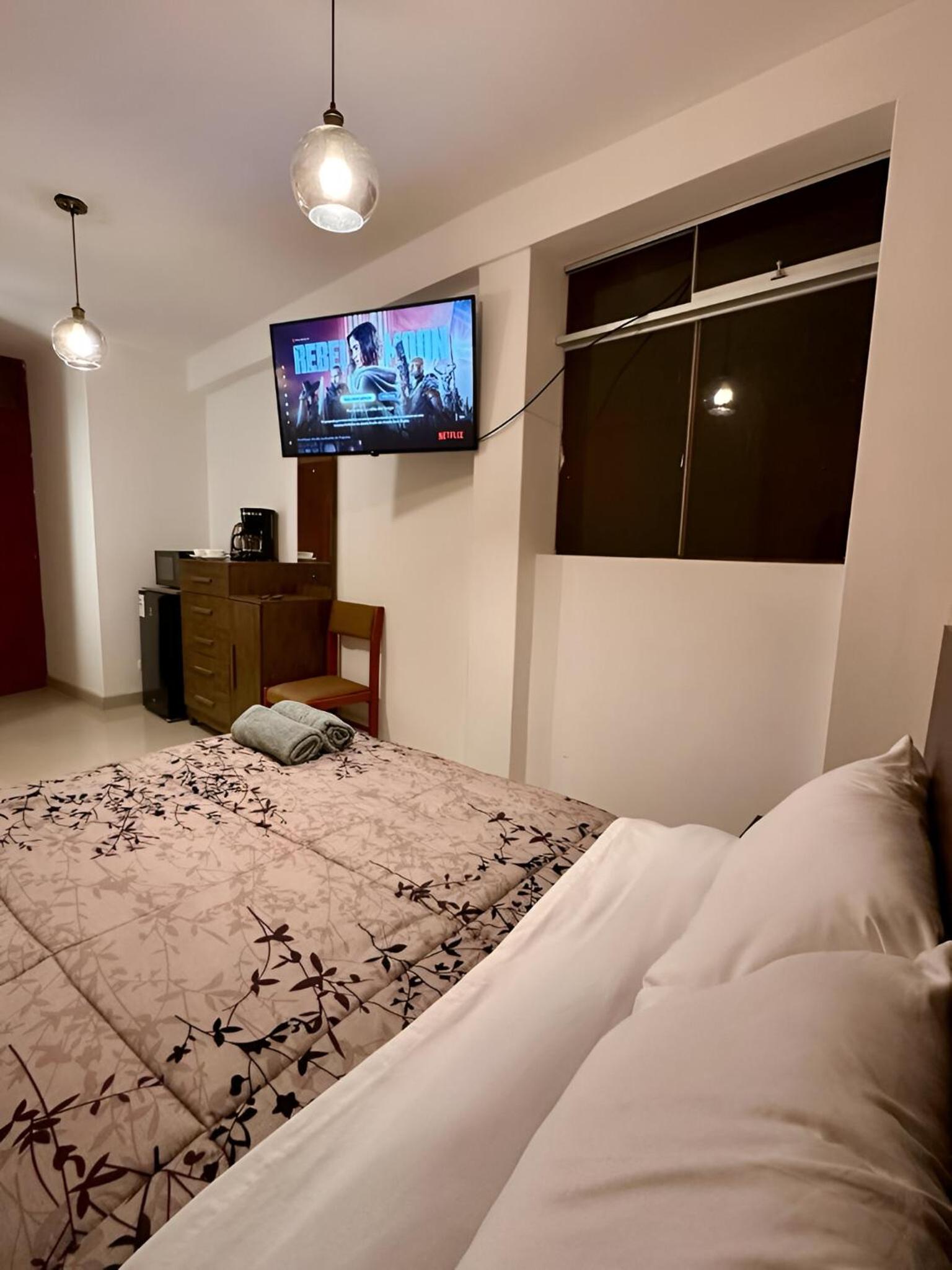 Castellares La Puebla Habitación Estudio en el centro view 2