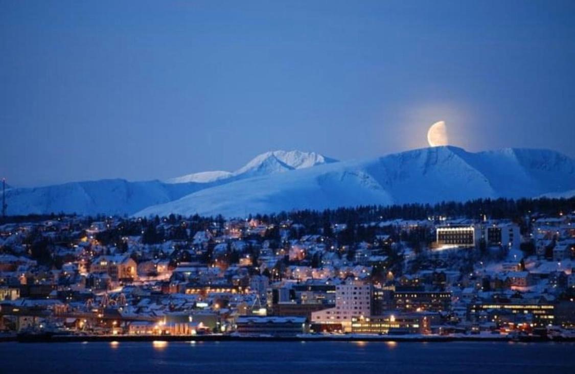 Polar Arctic View - Free Parking!