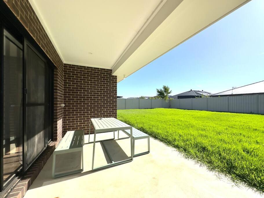 Popular Luxury Villa Kialla Shepparton