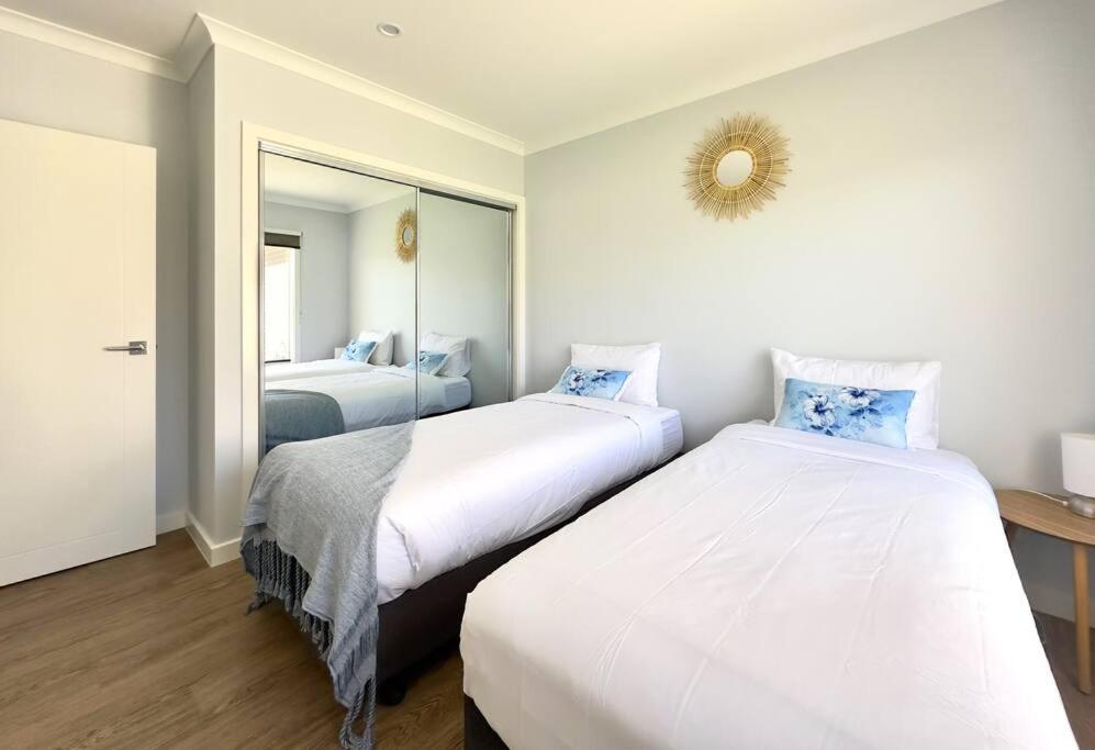 Popular Luxury Villa Kialla Shepparton