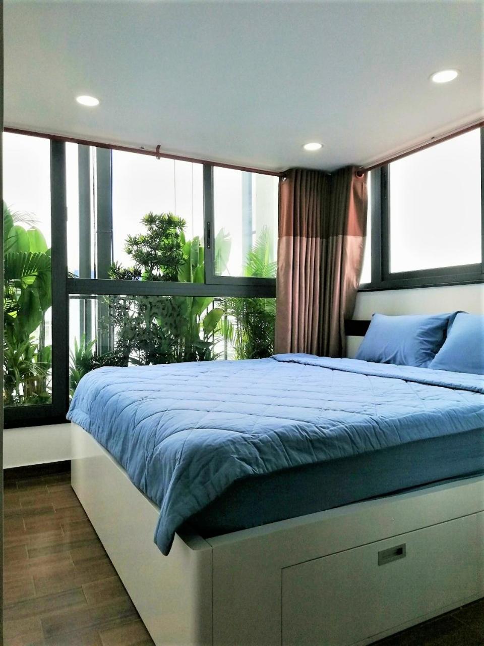 THE GARDEN BULDING