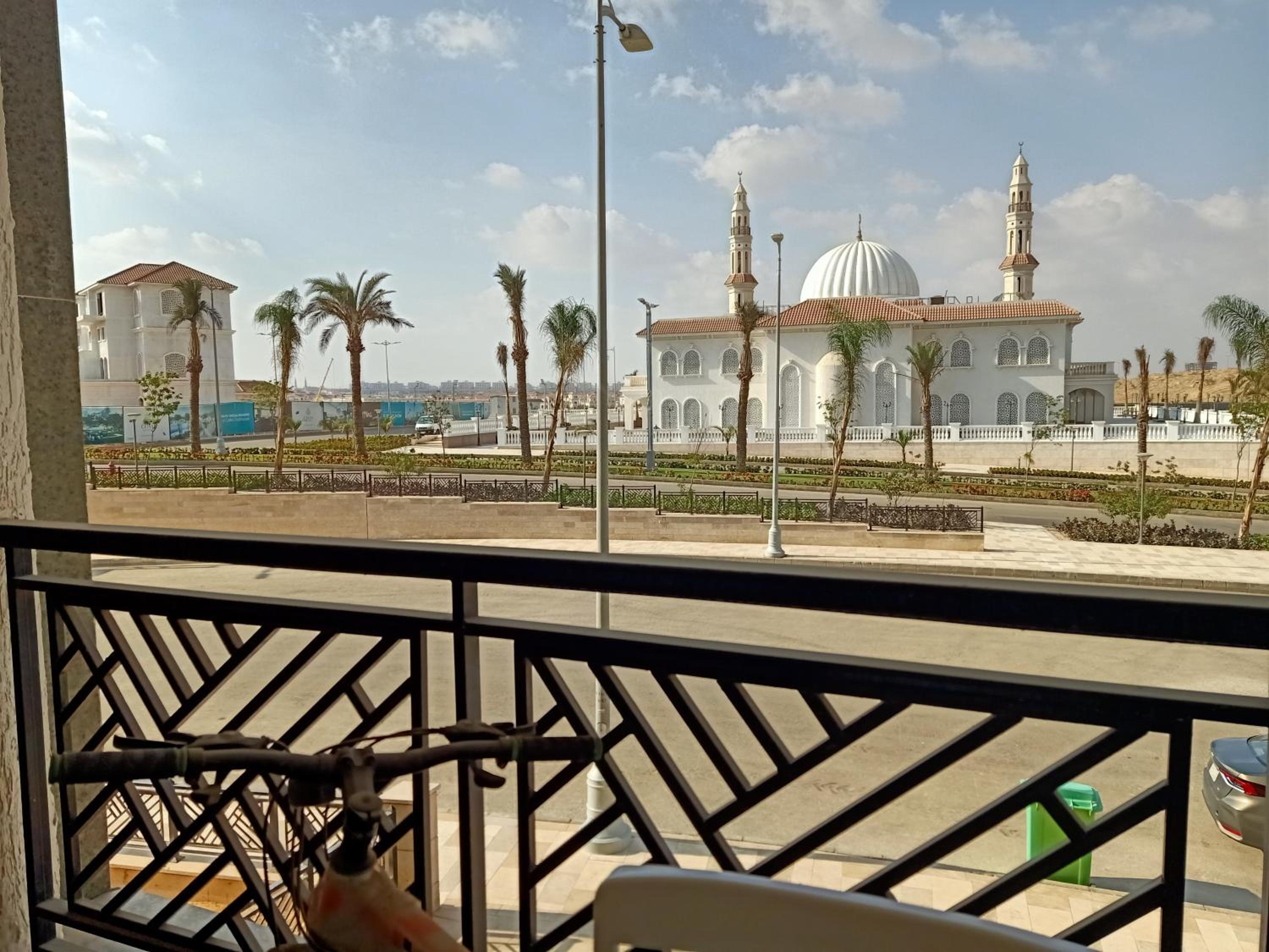 Fully furnished - 80 mt in Celia compound in new administrative city
