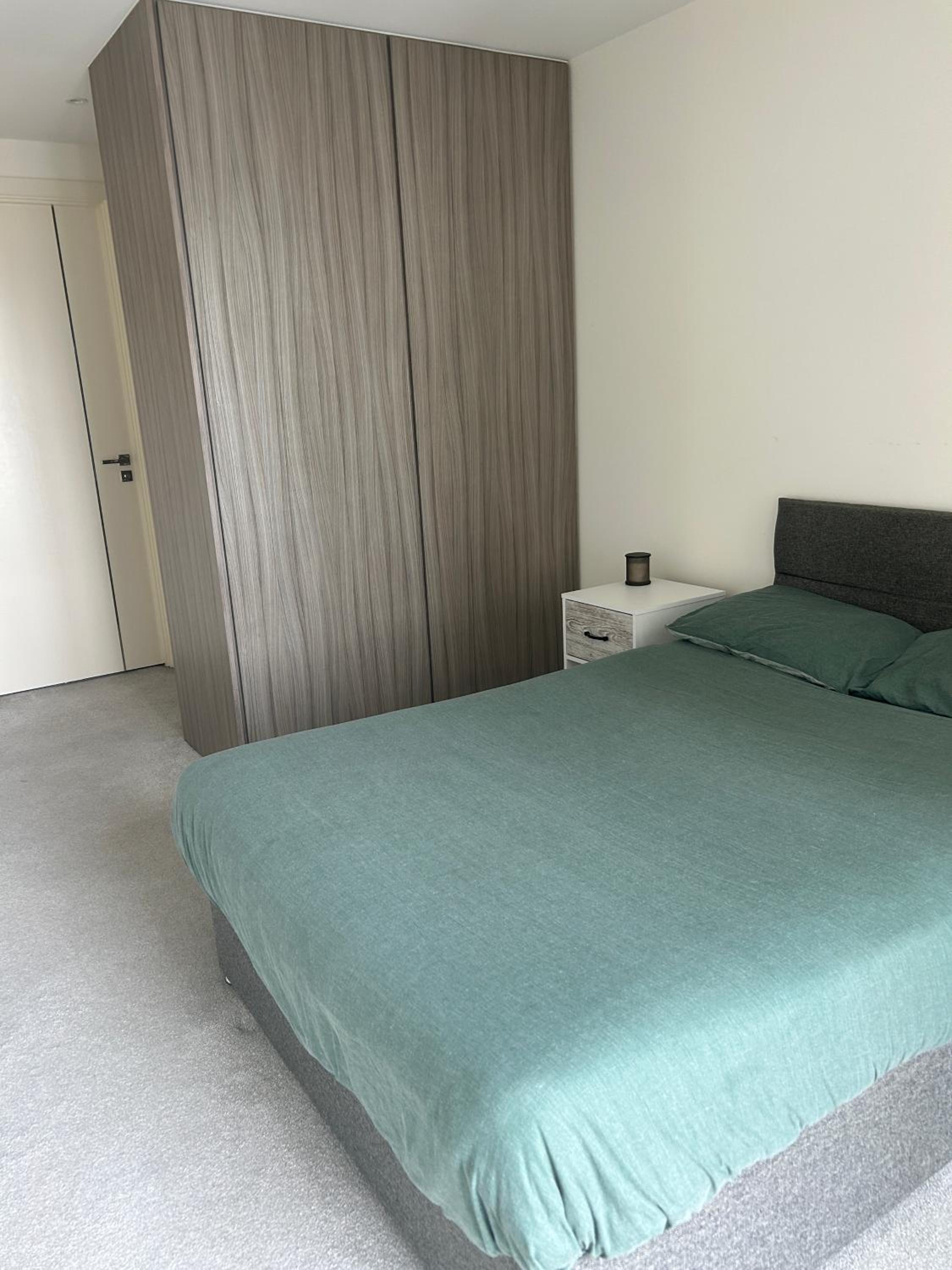 Modern 2 bedroom Apt with easy access to Central London, O2, Excel centre and Parking view 5