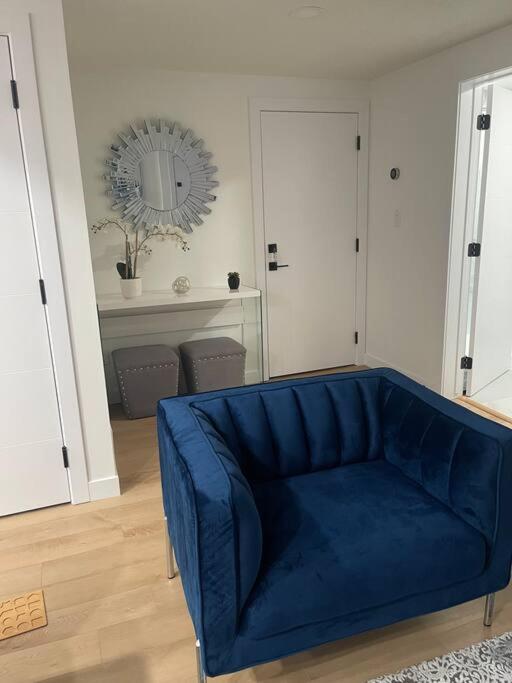 Stylish 2 Bedroom suite in SW Edmonton close to Windermere and Edmonton International Airport