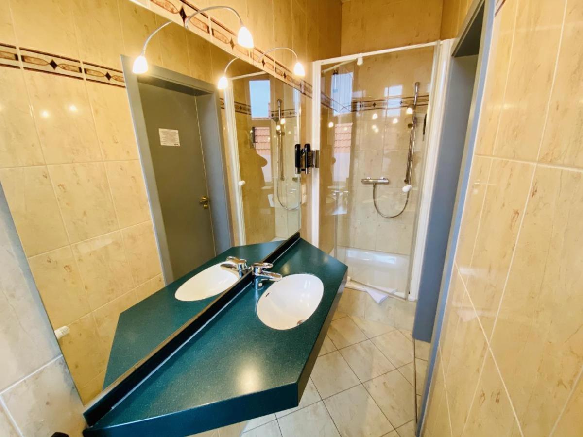 Doppelzimmer Zapfhahn, direkt am Alten Strom