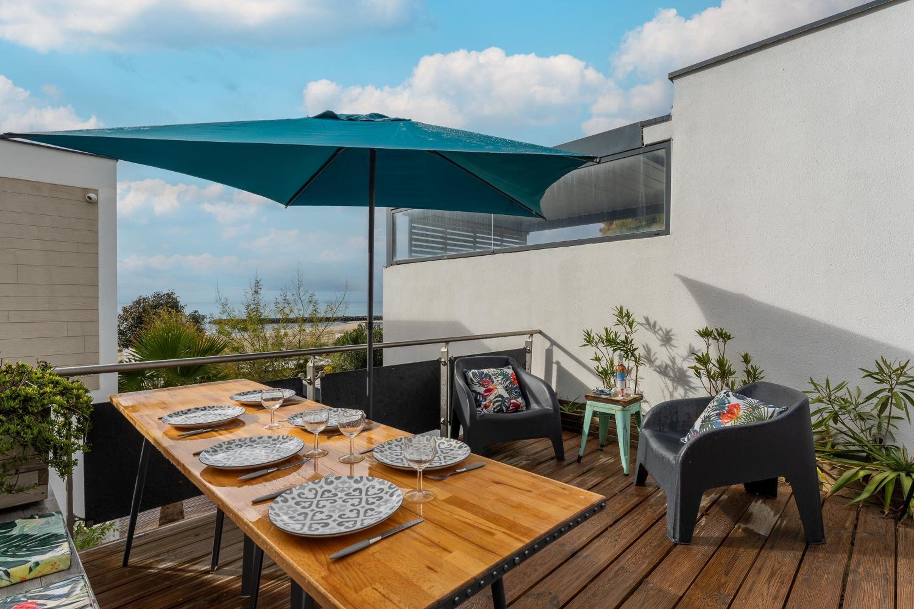 Hotel ARES - Vue Mer - Image 1