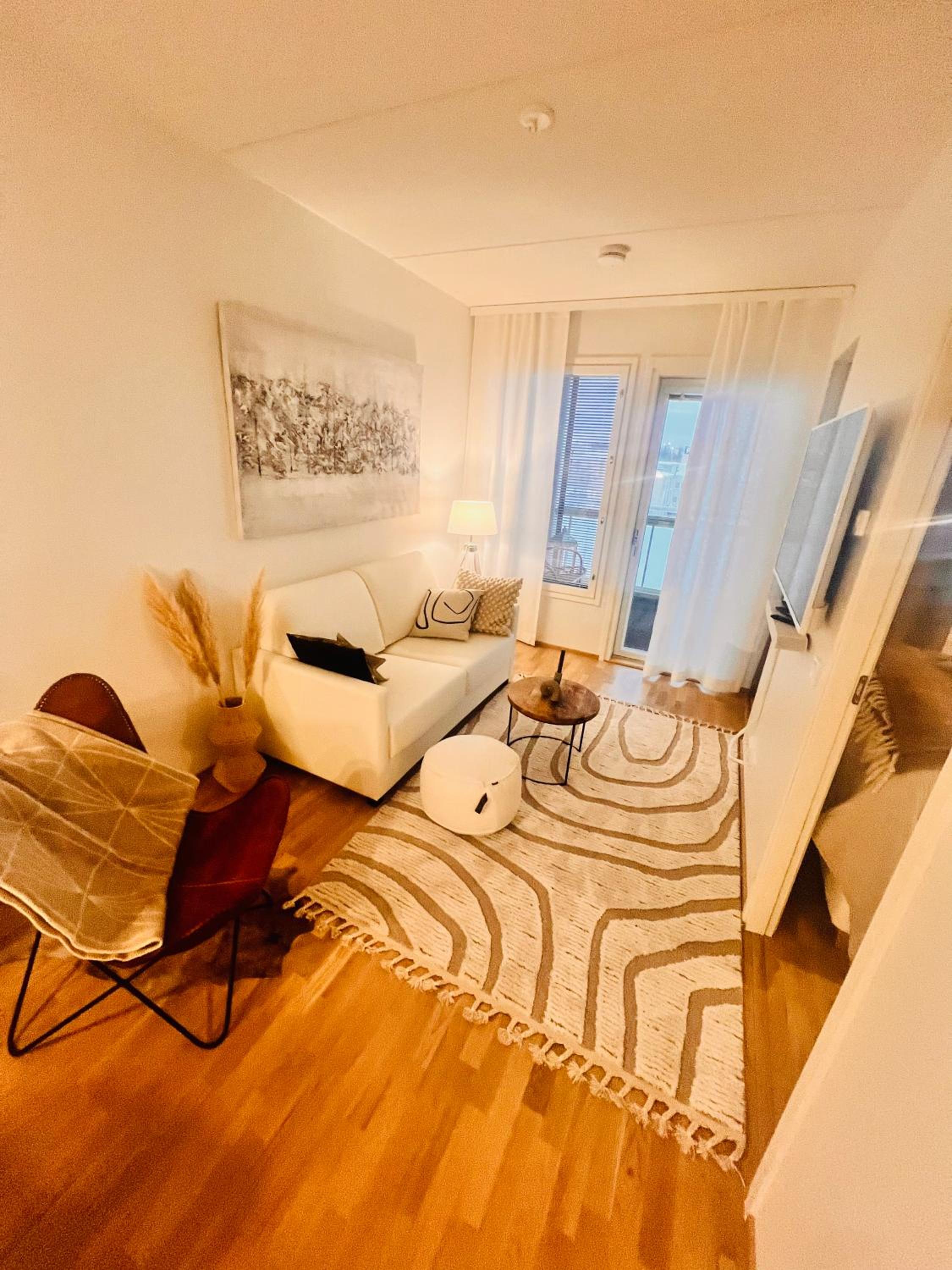 2 Room / Central Railway / Free parking view 3