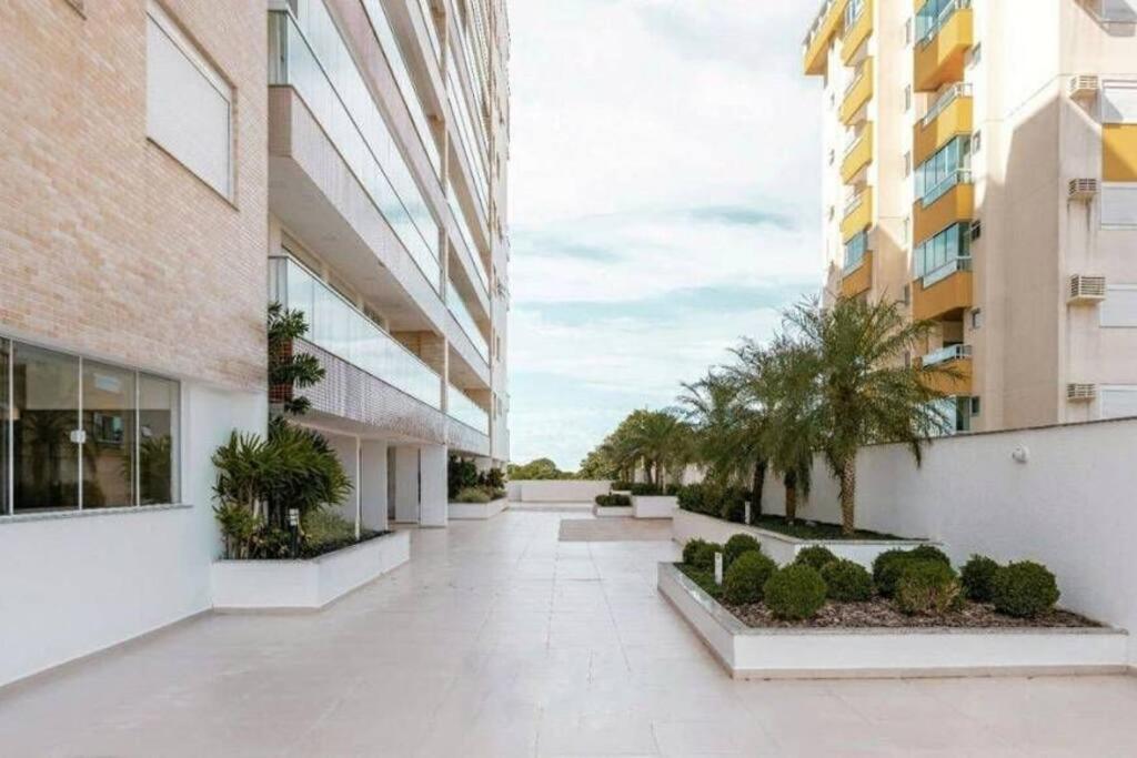 Apartamento 3 dormitorios e 2 vagas de garagem