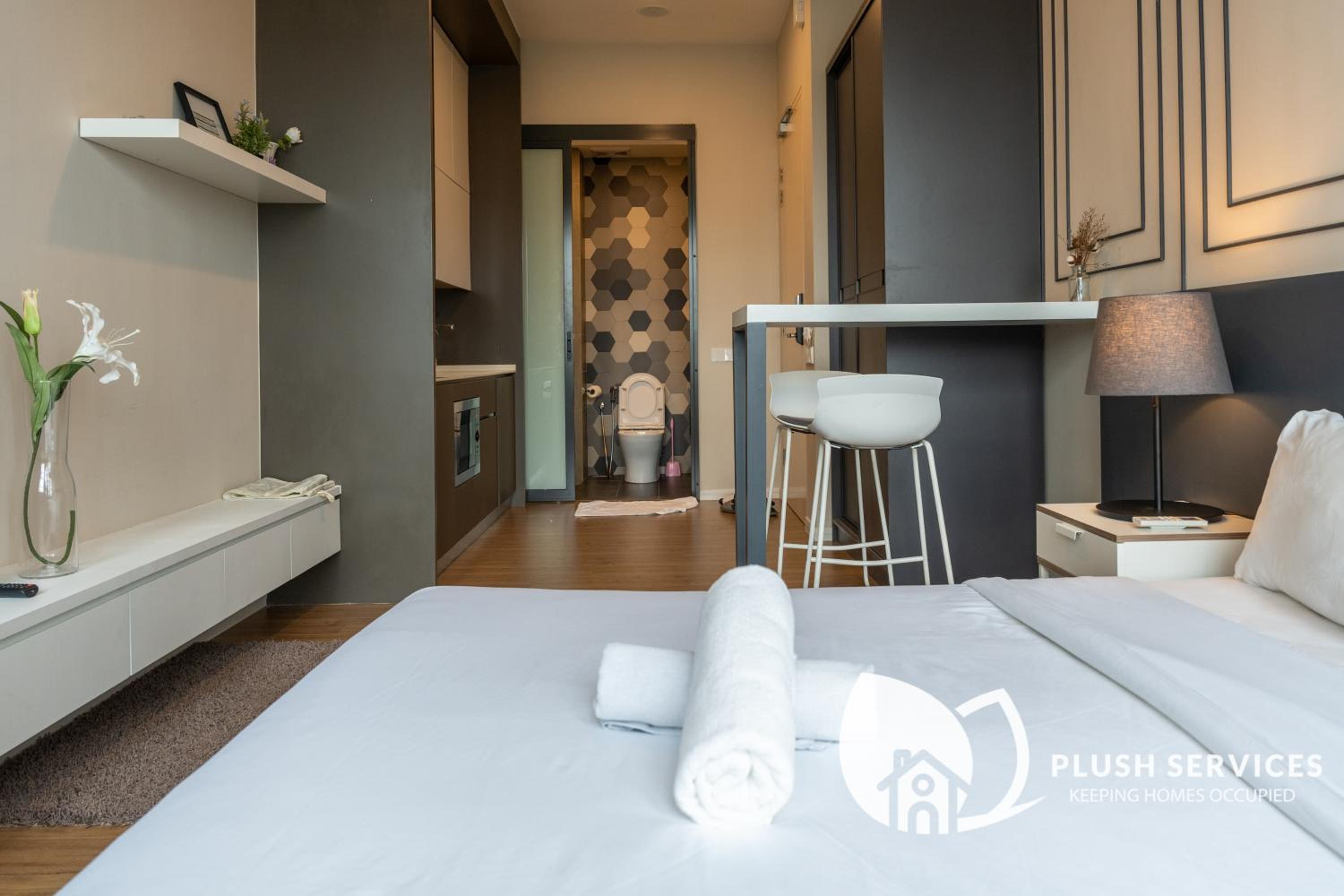 CeylonZ Suites by Plush