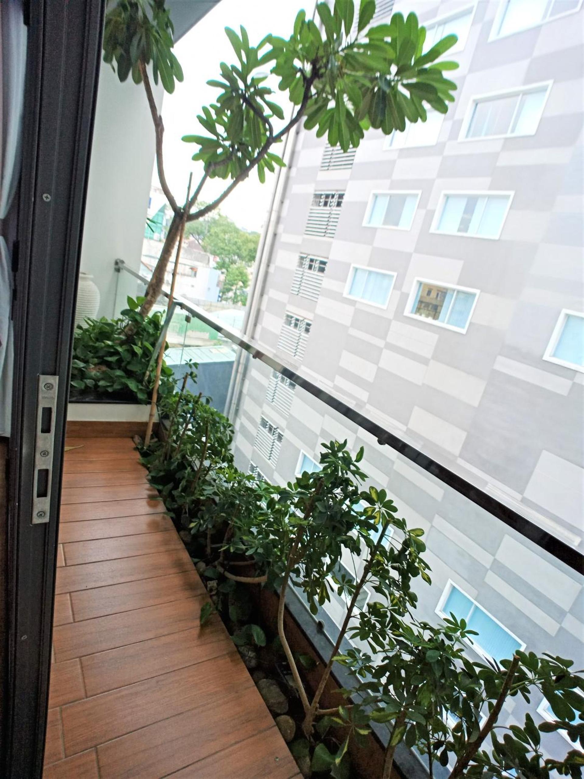 THE GARDEN BULDING