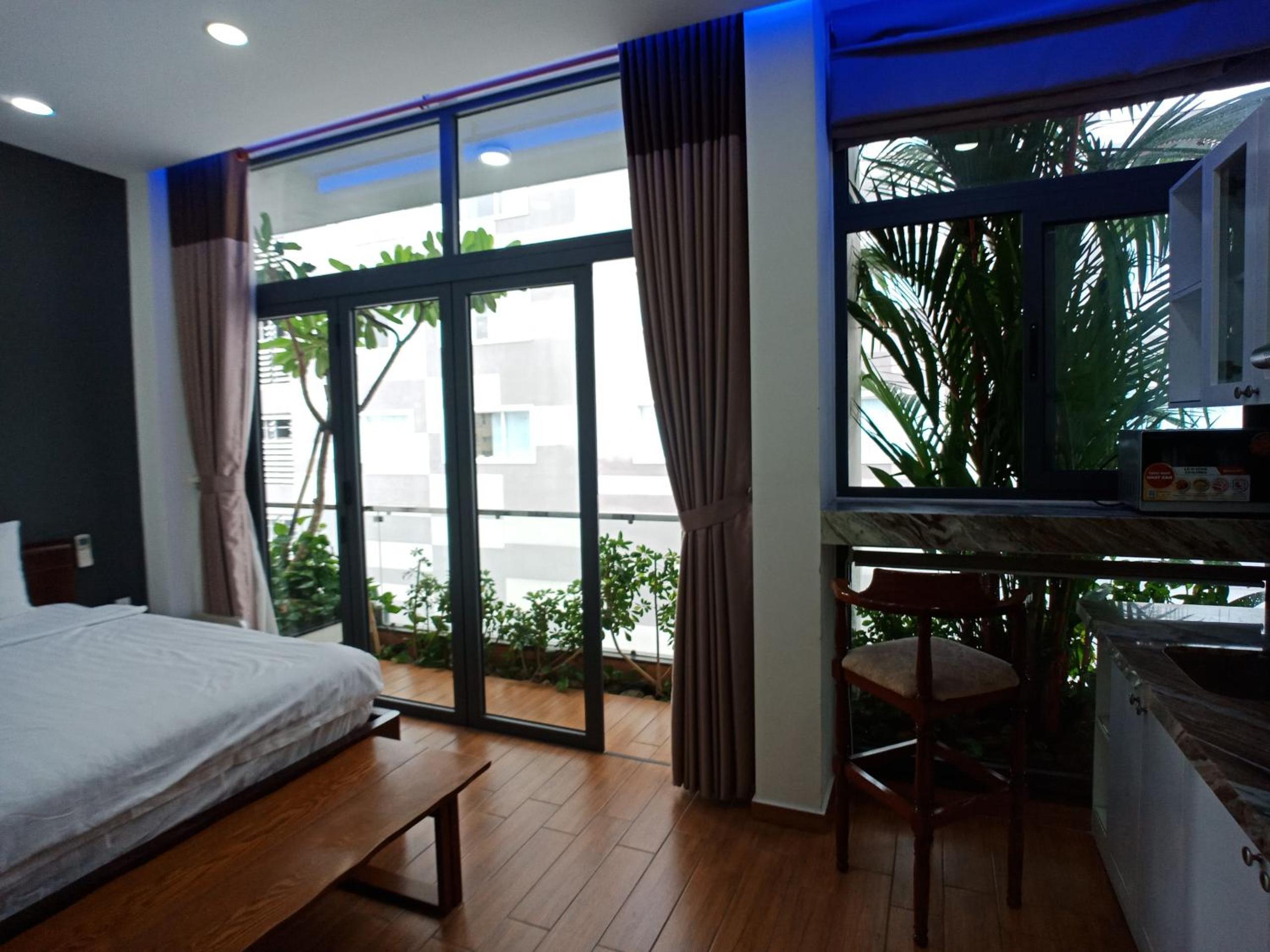 THE GARDEN BULDING