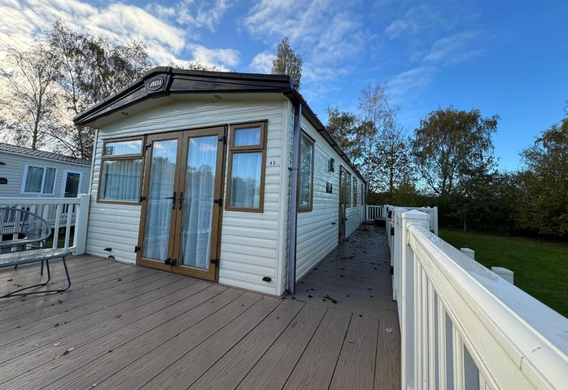 43 Anglers Acre, Tattershall Lakes view 3