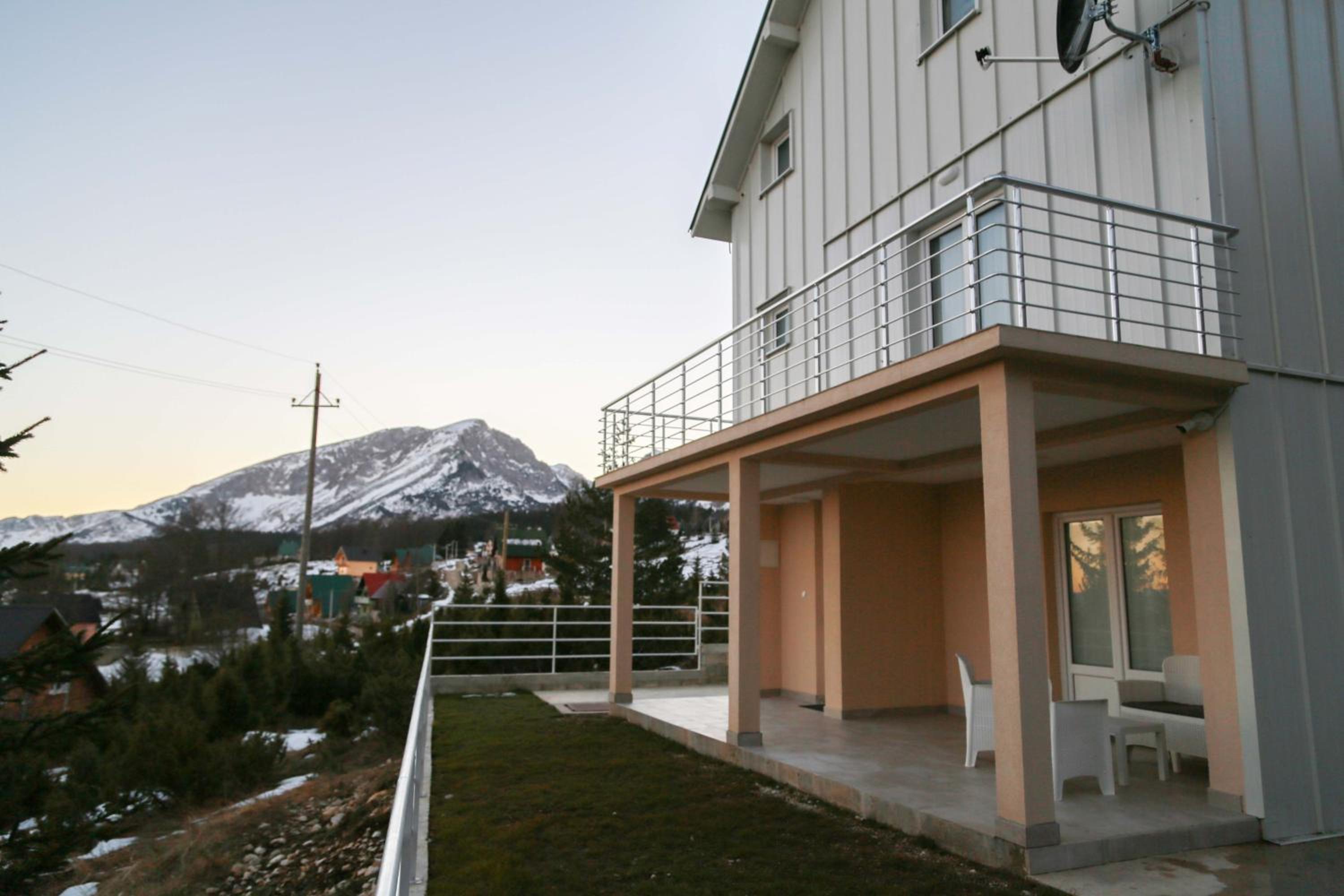 Photo 9