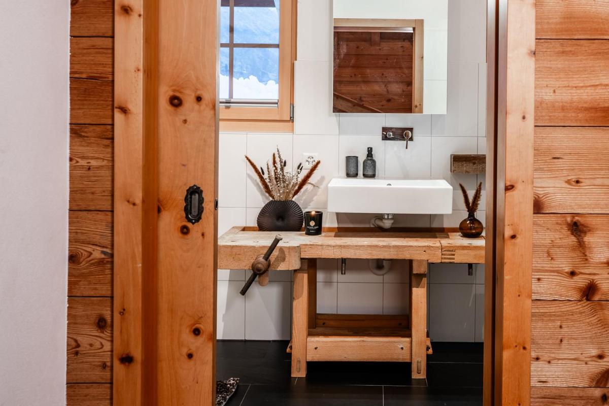 Chalet Marmo by HomeFlow