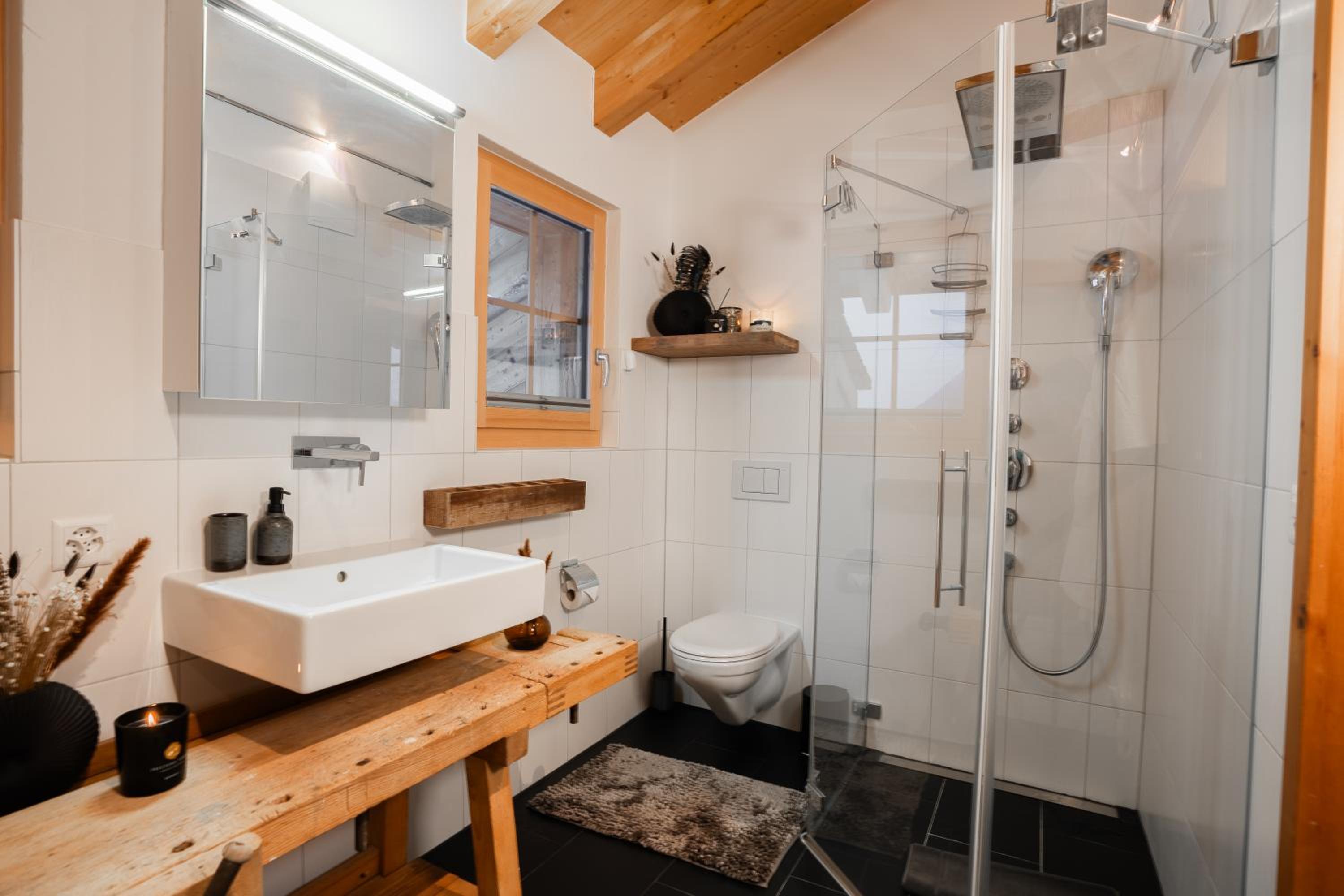 Chalet Marmo by HomeFlow