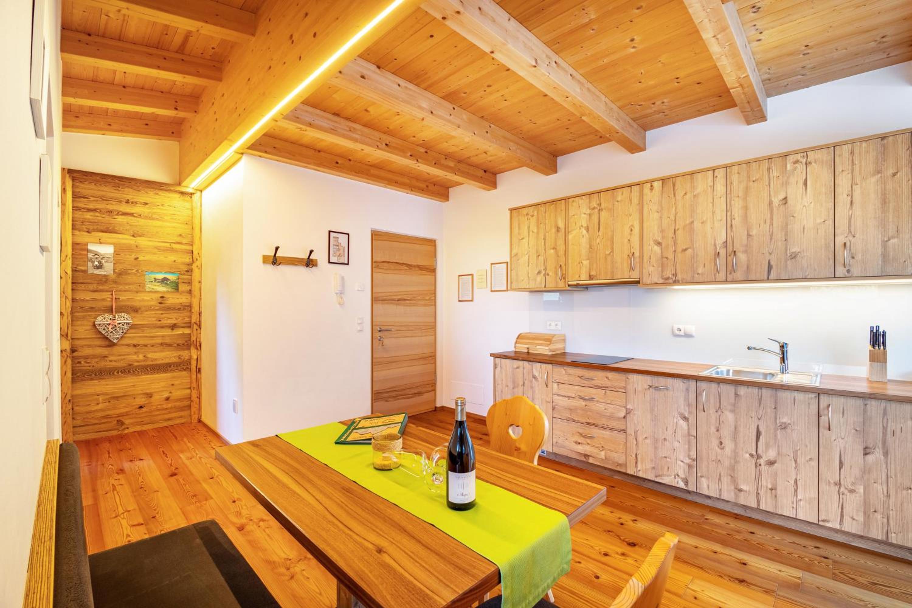Kreuzplonhof Apt Karspitz view 3