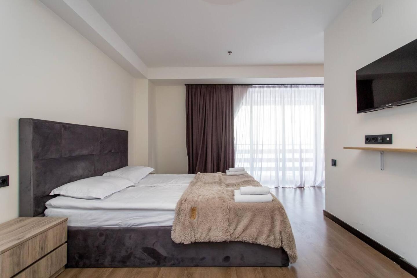 7 Senses Marshall 1 BD Apartment view 4