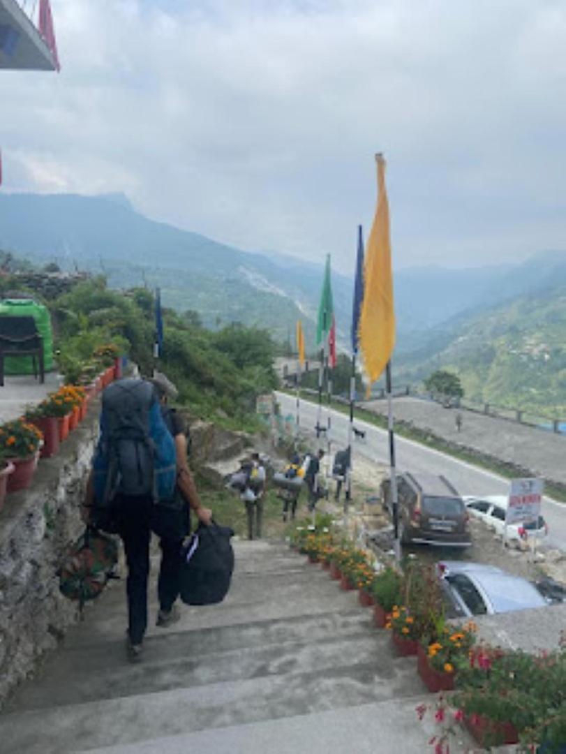 Green Mountain Homestay Munshyari view 5