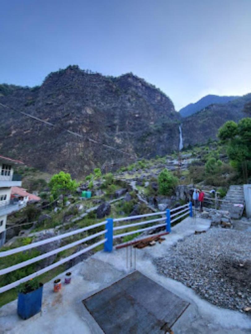 Green Mountain Homestay Munshyari view 2