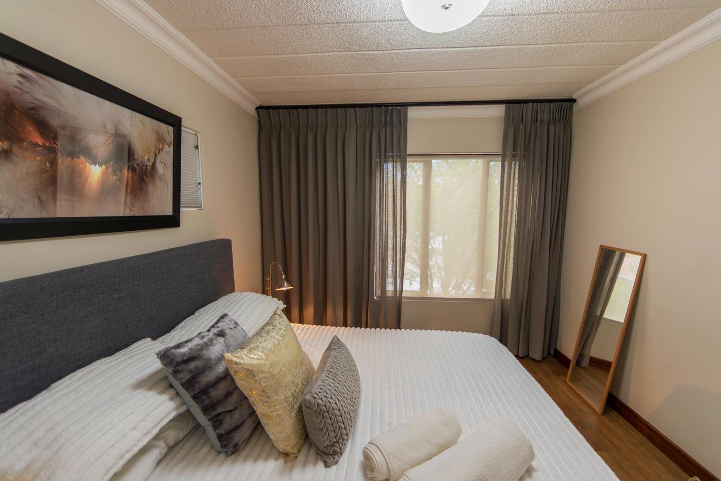 17 Riepen avenue Sandhurst gate Sandton