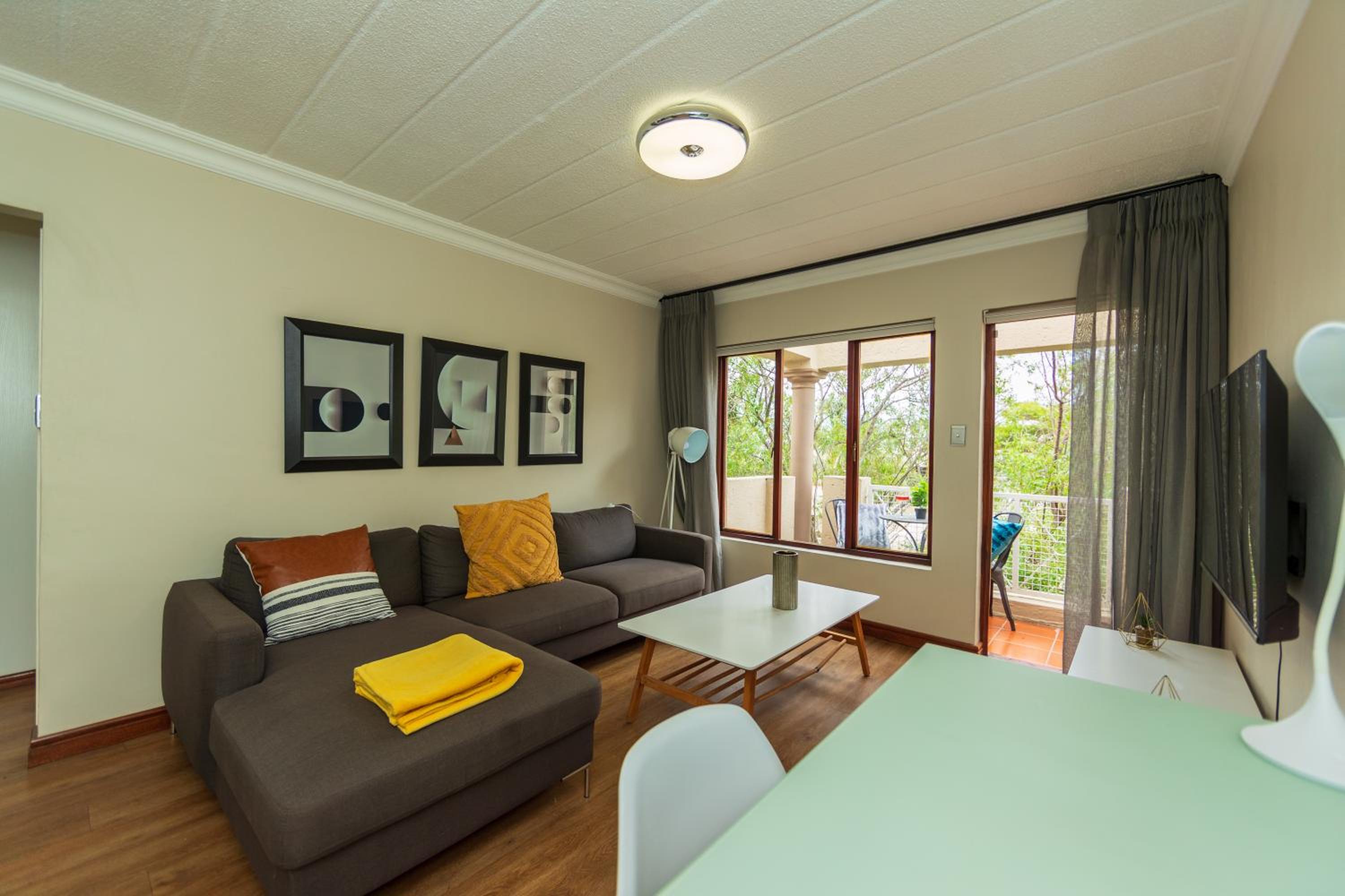 17 Riepen avenue Sandhurst gate Sandton