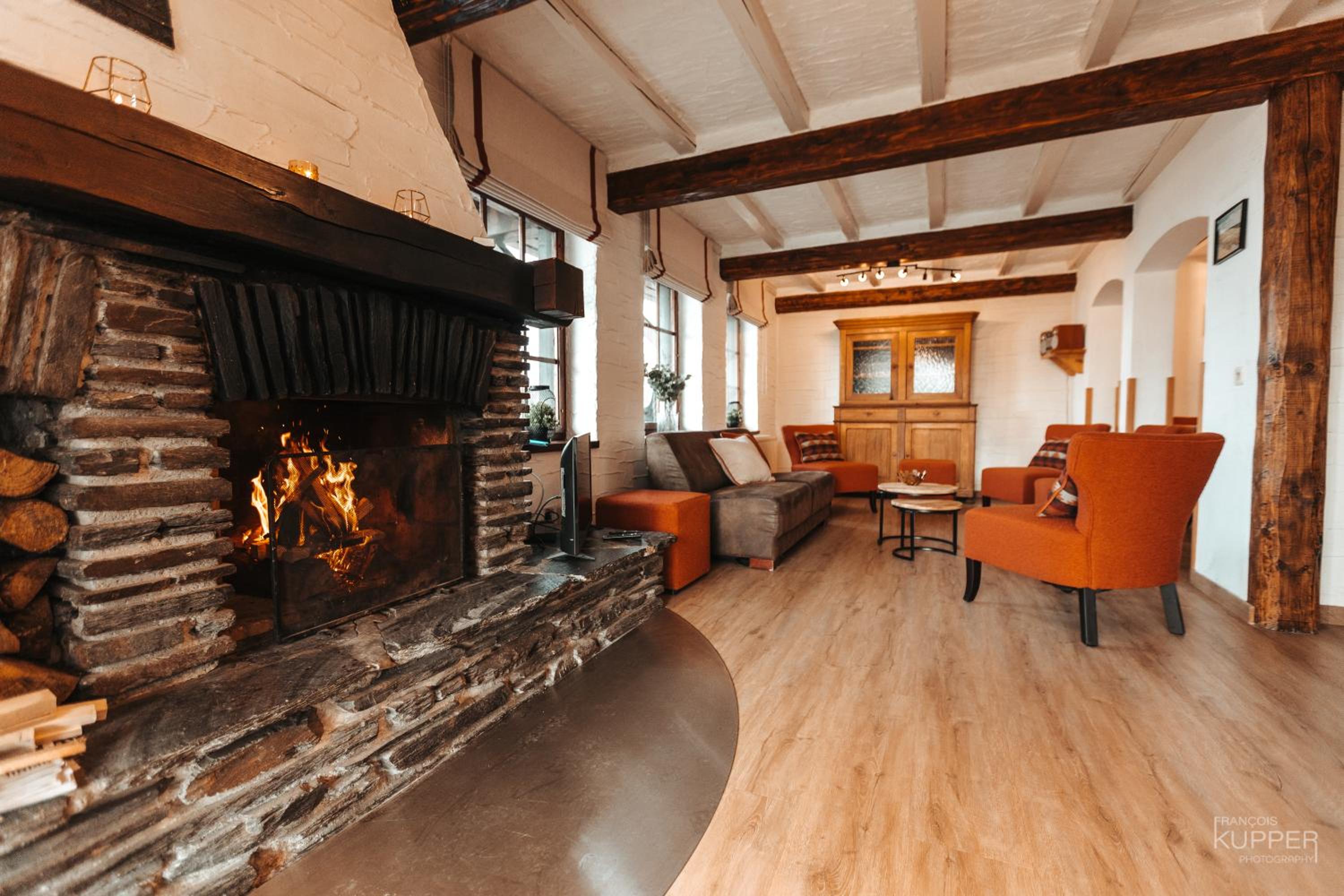 Le Grand Cerf 25 pers, Malmedy- Chalet rustique, jardin view 3