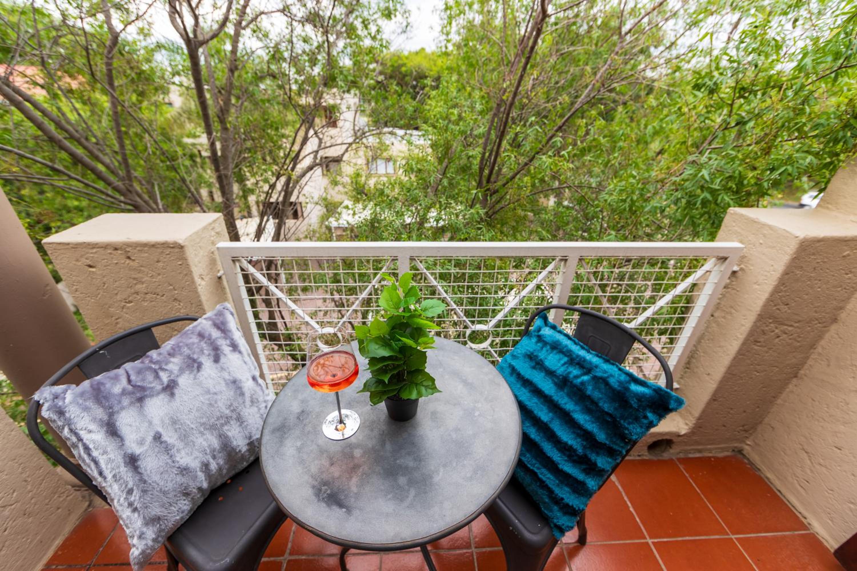 17 Riepen avenue Sandhurst gate Sandton