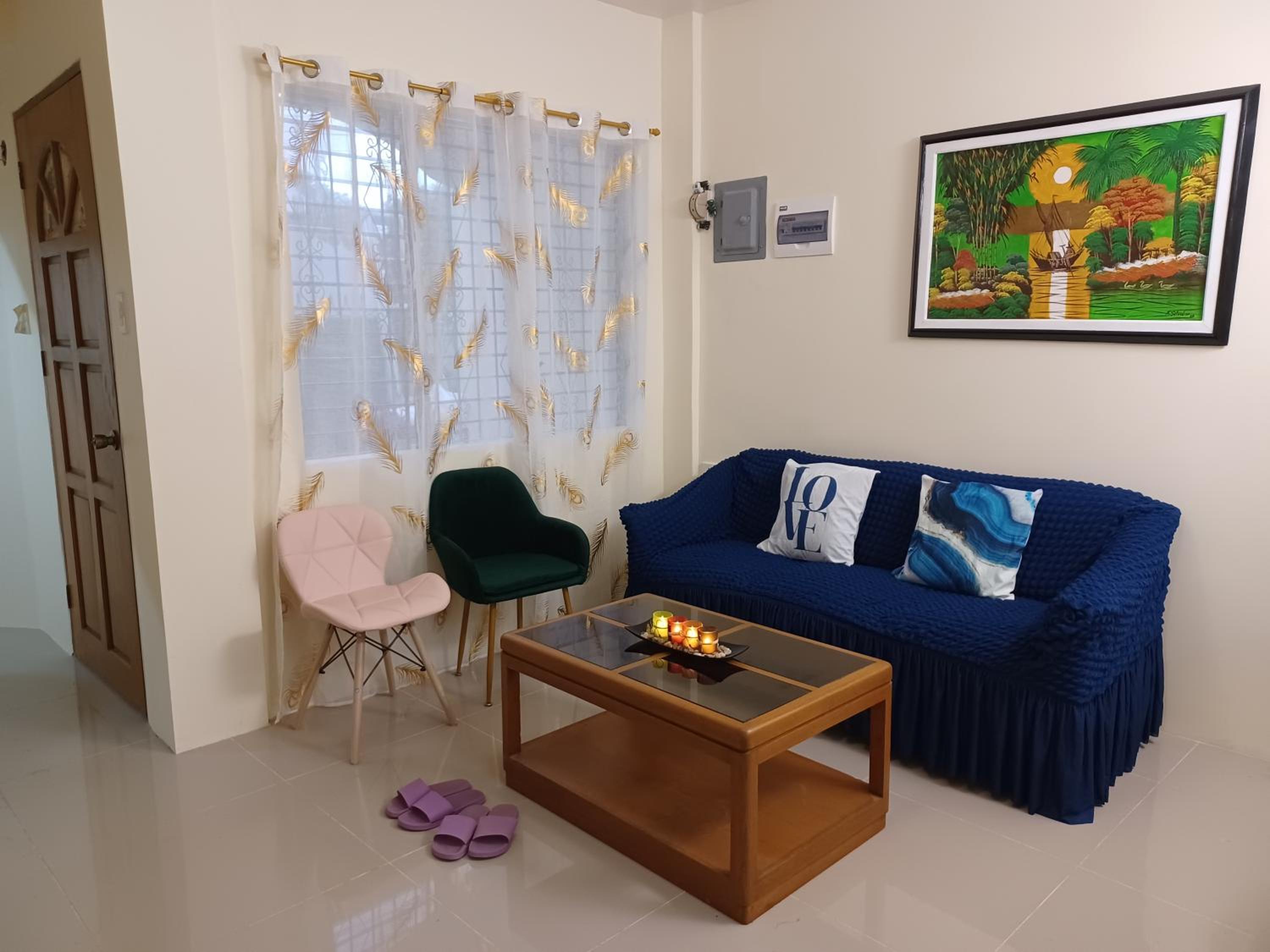 Spacious 2-storey Family Home Near SM Seaside Cebu and Ocean Park - 2 Wifi Main Plus Backup view 5