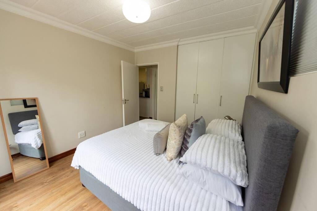 17 Riepen avenue Sandhurst gate Sandton
