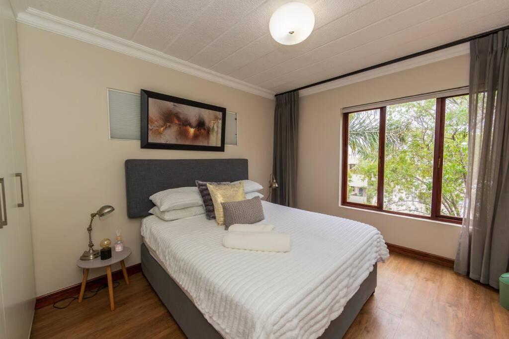 17 Riepen avenue Sandhurst gate Sandton