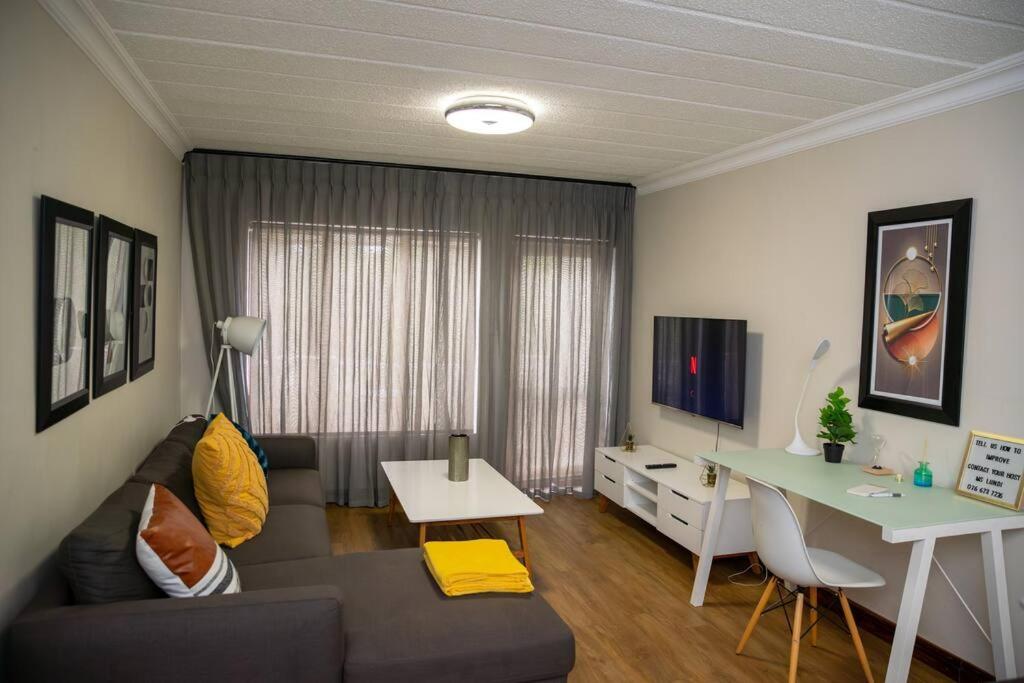 17 Riepen avenue Sandhurst gate Sandton