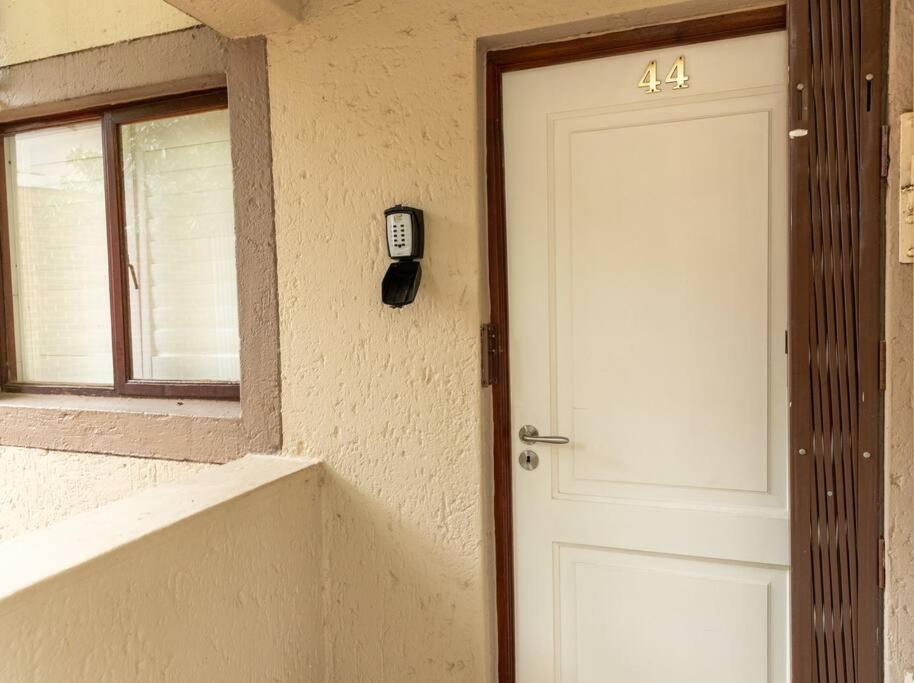 17 Riepen avenue Sandhurst gate Sandton