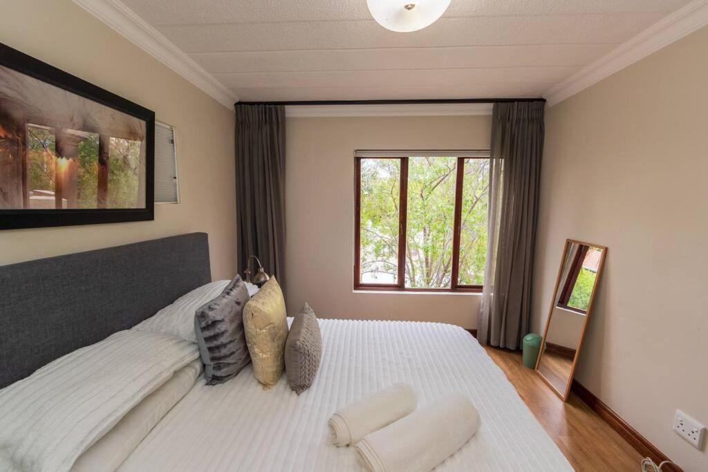 17 Riepen avenue Sandhurst gate Sandton