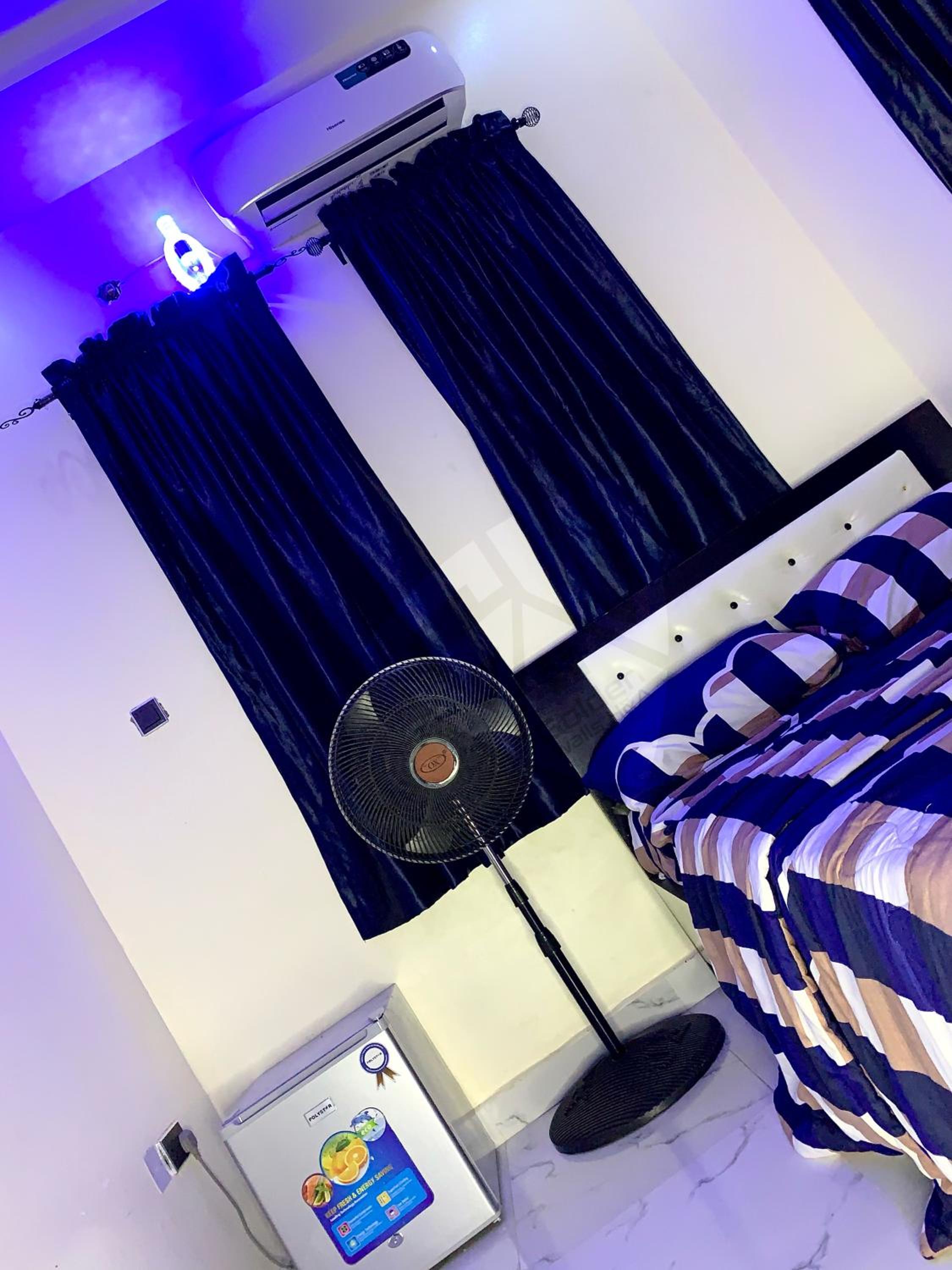 Tastefully Furnished Internet Connected Two Beds Daily Pay Apartment view 5