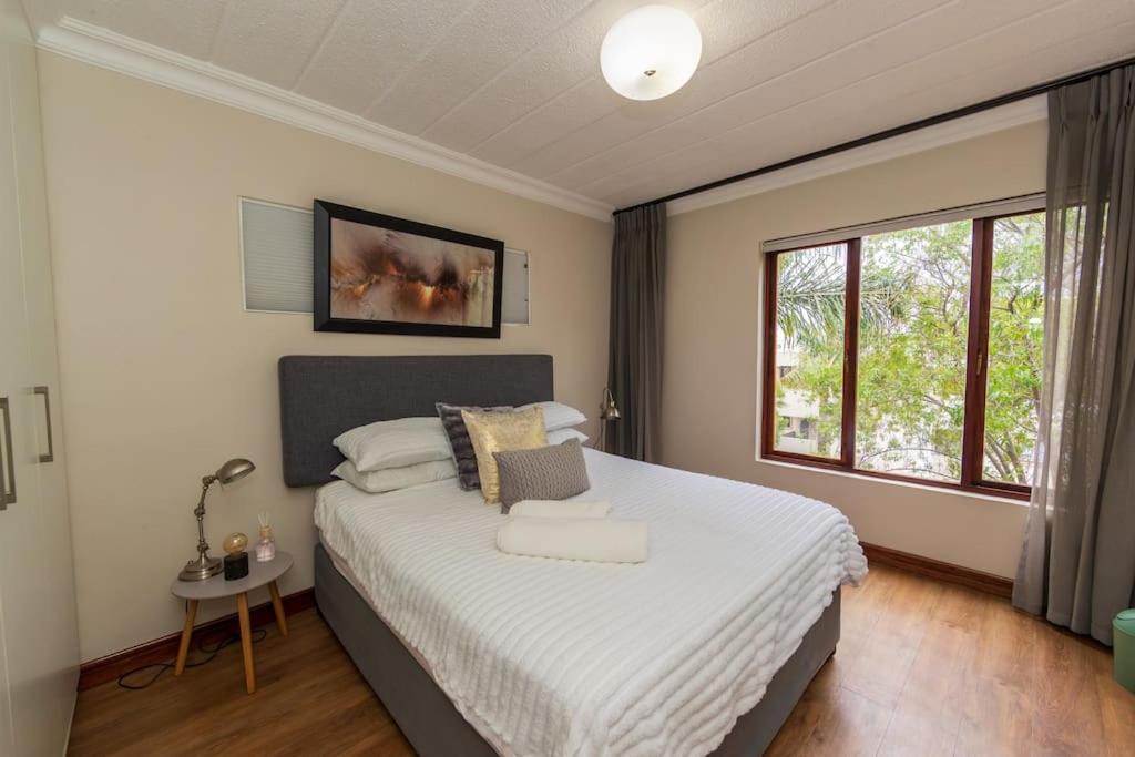 17 Riepen avenue Sandhurst gate Sandton