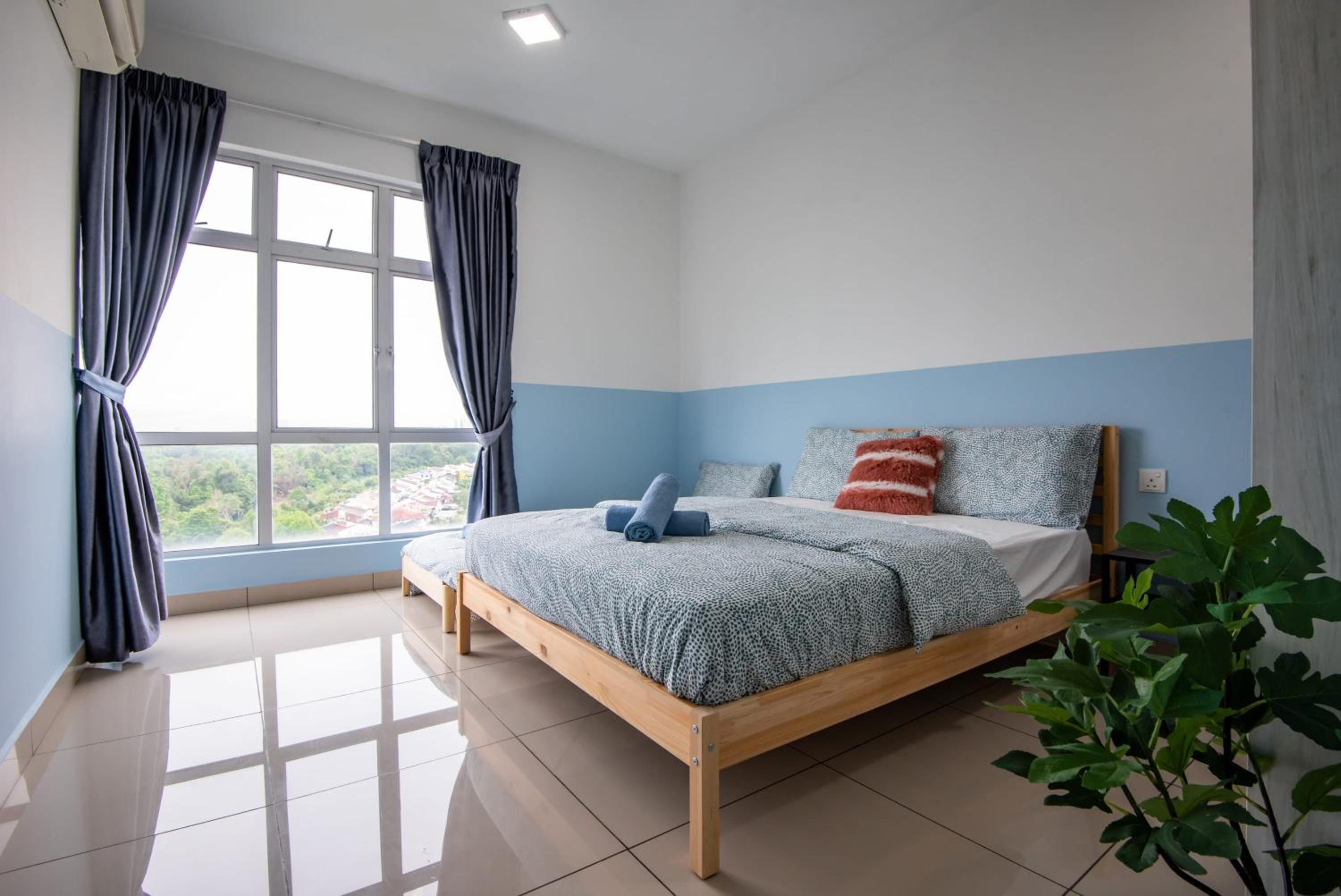 Bright & Modern 3BR Suite FREE Parking