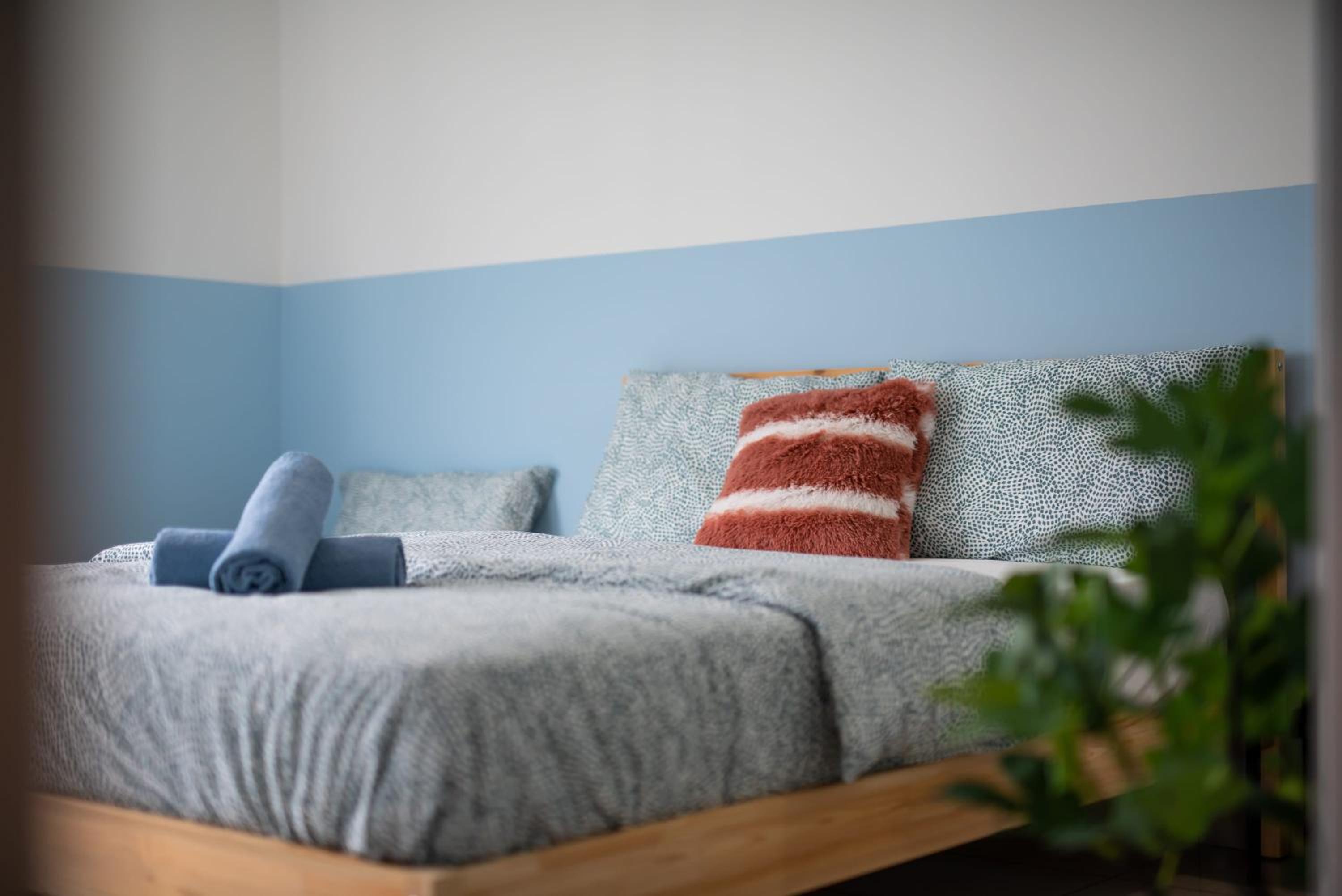 Bright & Modern 3BR Suite FREE Parking