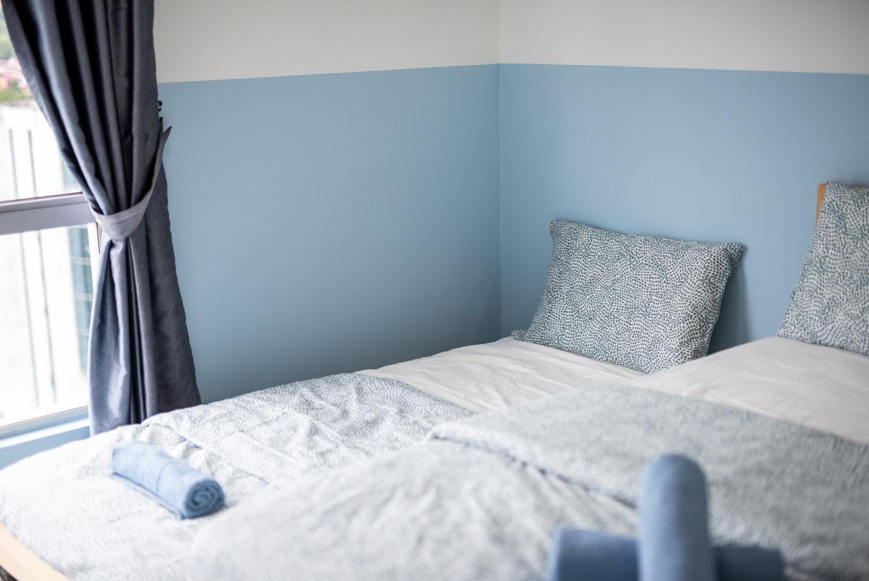 Bright & Modern 3BR Suite FREE Parking