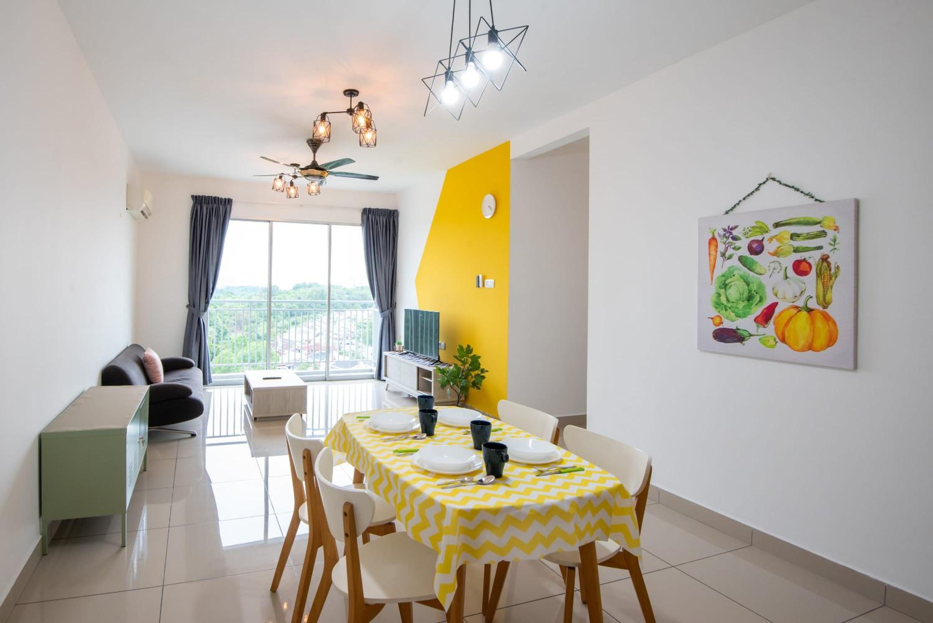 Bright & Modern 3BR Suite FREE Parking