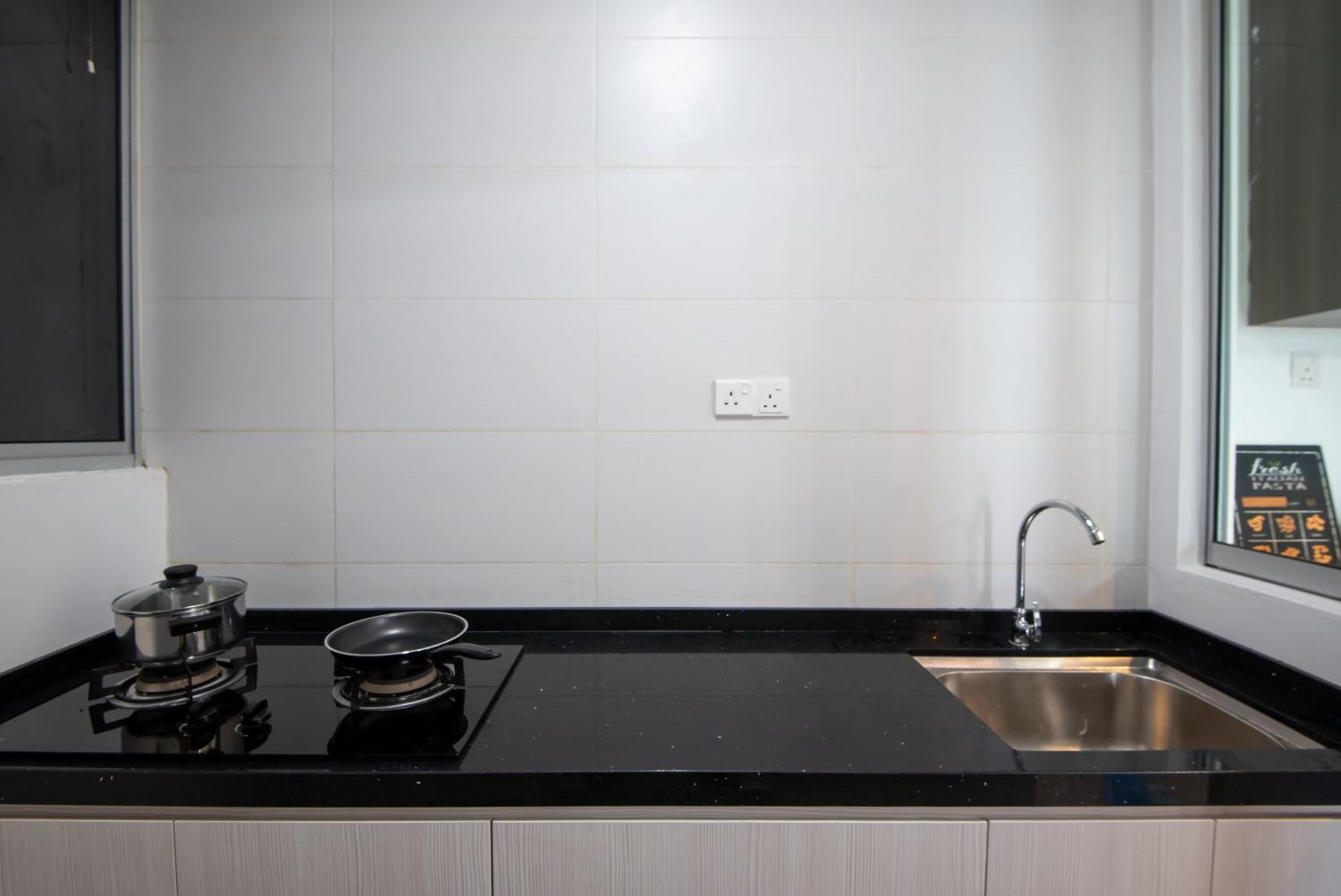 Bright & Modern 3BR Suite FREE Parking