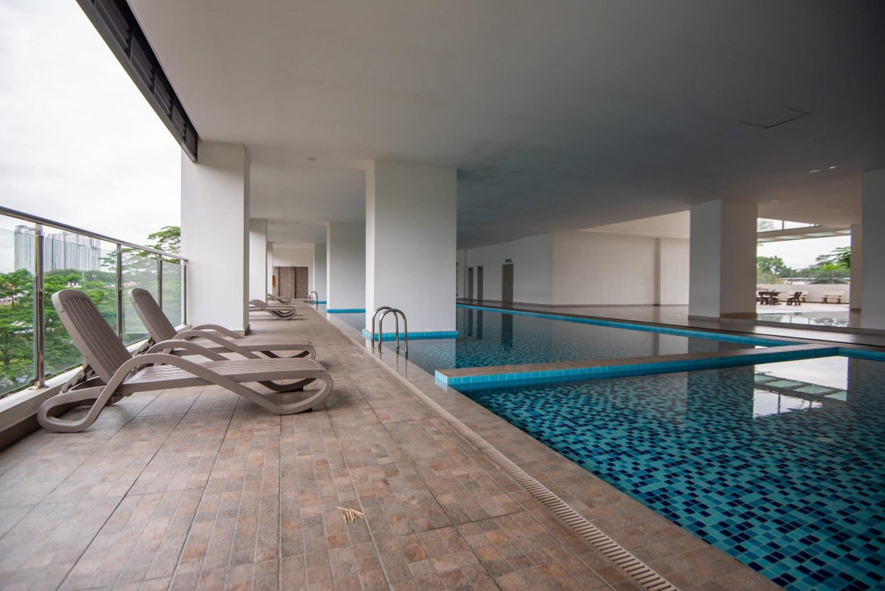 Bright & Modern 3BR Suite FREE Parking