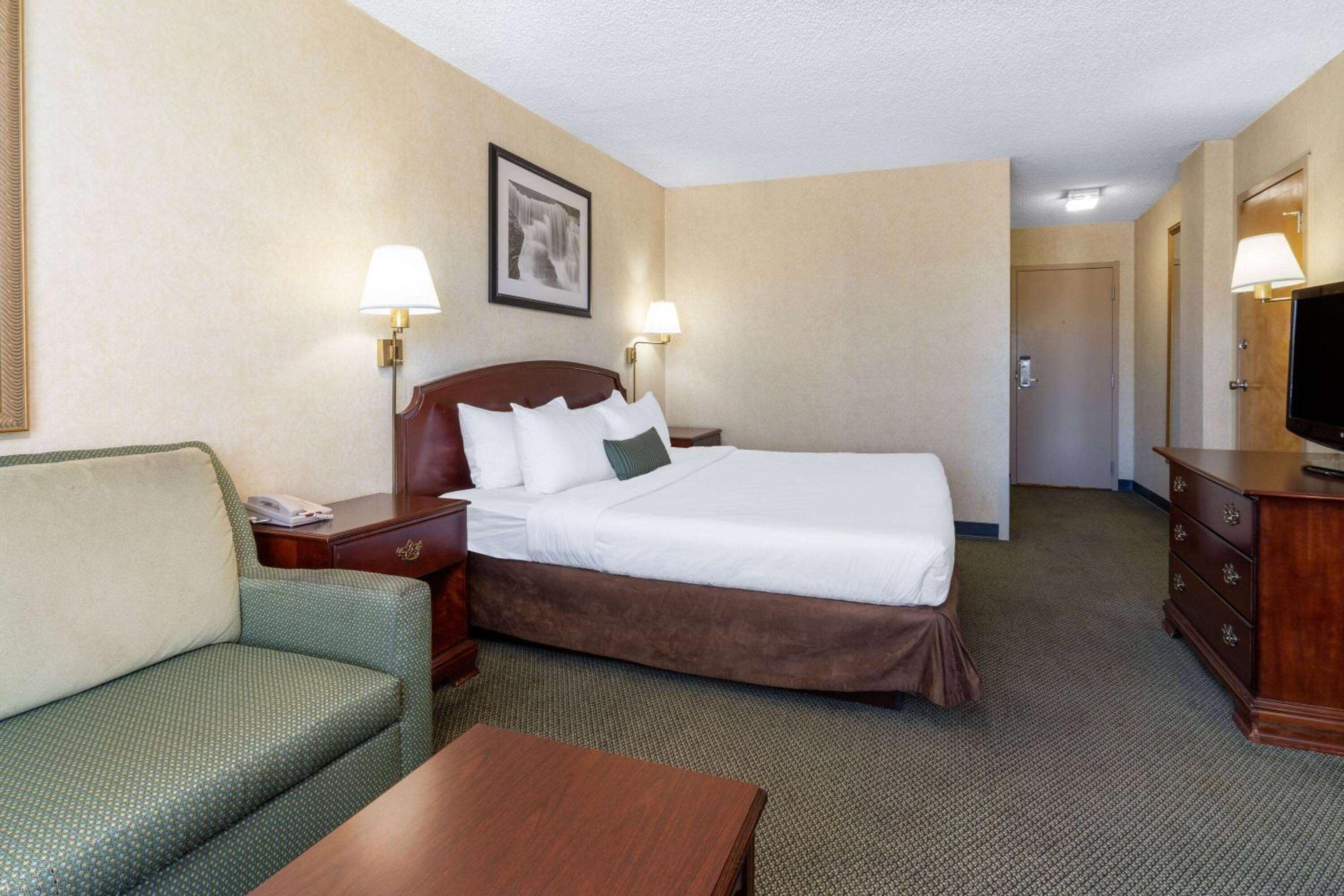 Reno Vacations - Ramada by Wyndham Reno Hotel Casino - Property Image 23
